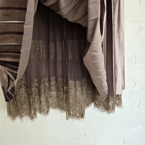 Pleated Velvet Lace Reversible Skirt - Picture 6 of 7